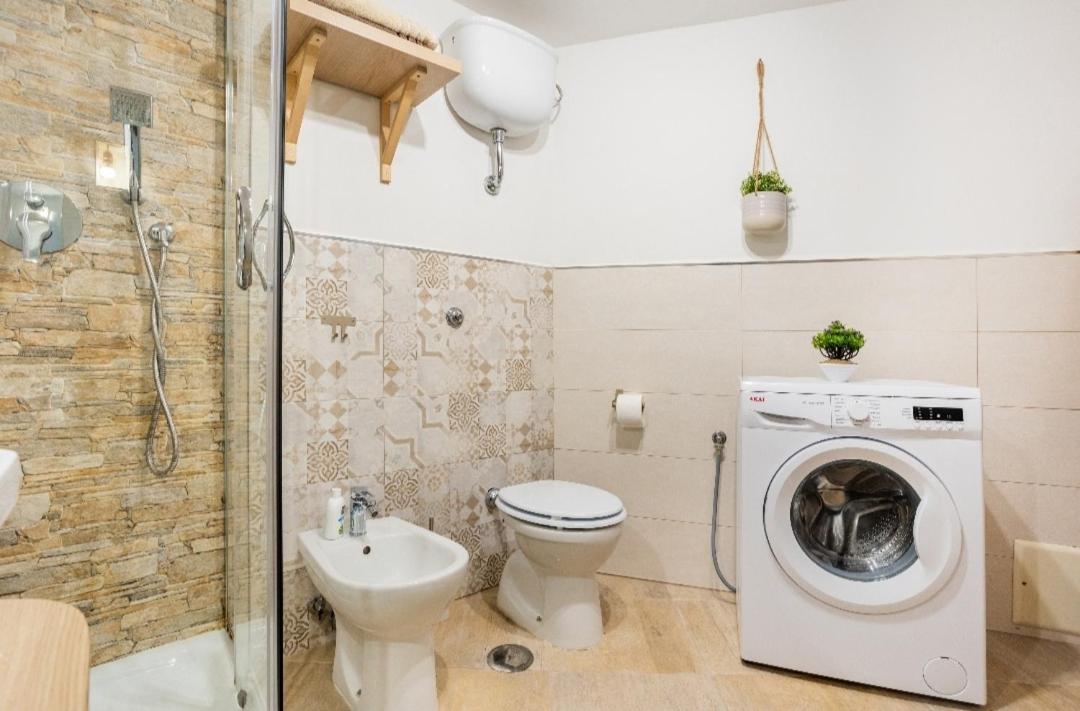 Casa Melania Apartment Brindisi Bagian luar foto