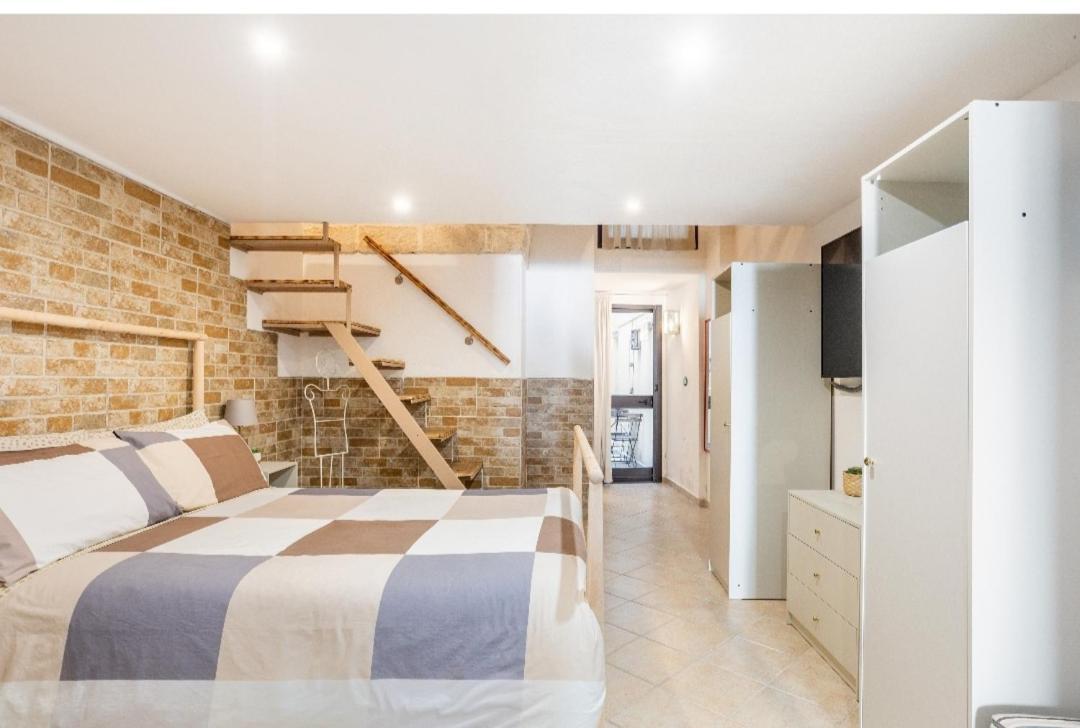 Casa Melania Apartment Brindisi Bagian luar foto